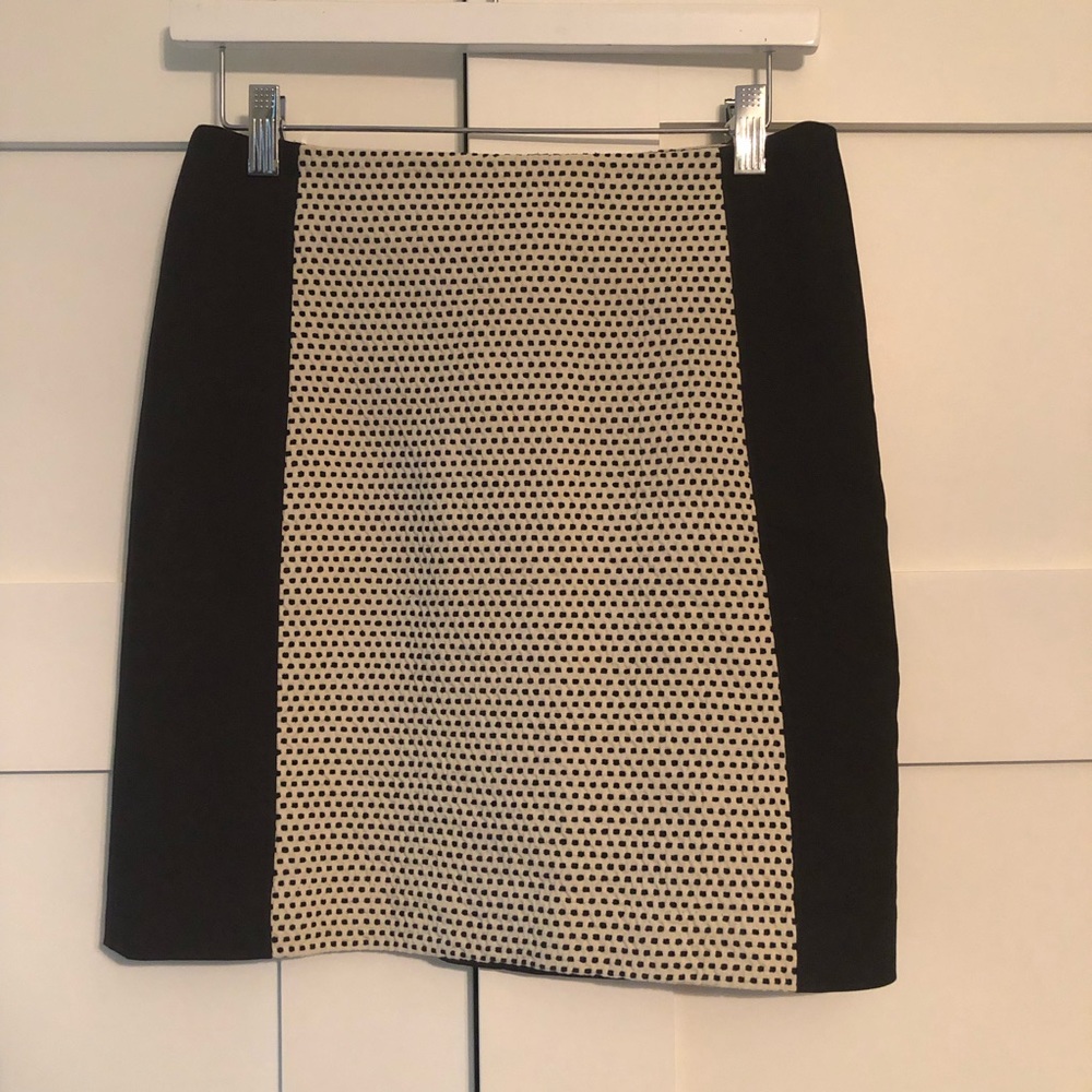 Ann Taylor LOFT Black & Cream Skirt - Size 2